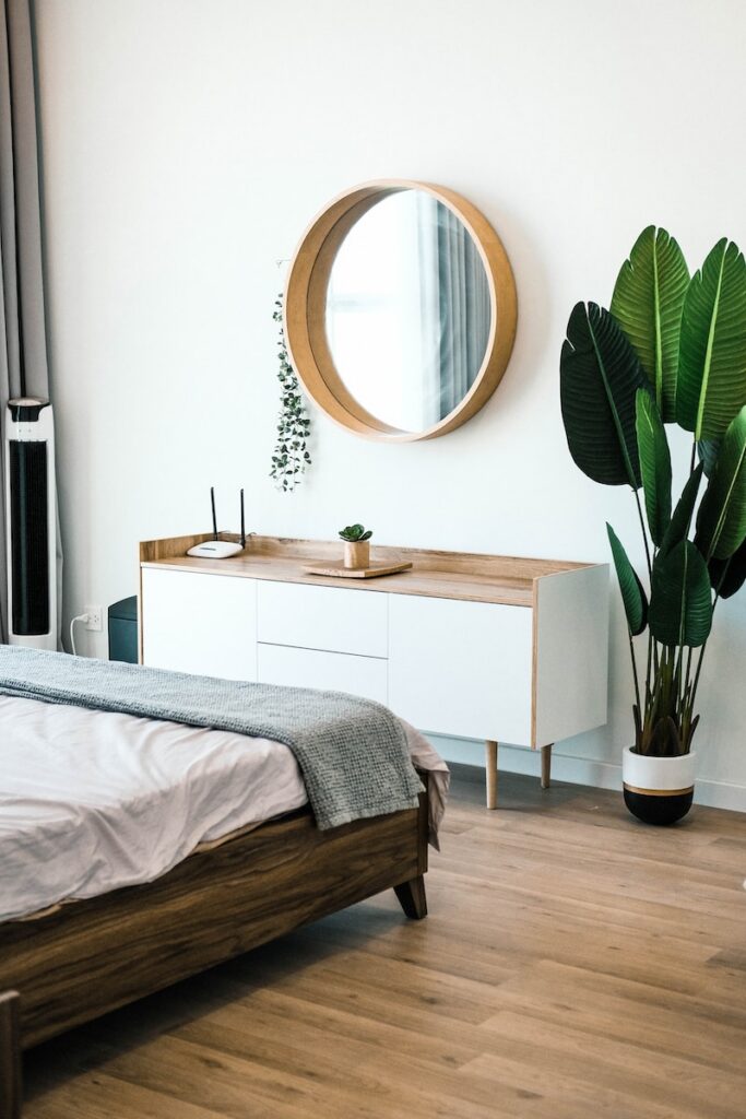 Small Bedroom, Big Style and Space: Optimizing a Small Bedroom with Your Pasadena General Home Remodel