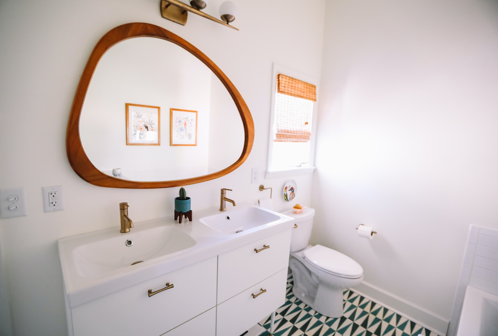 Transforming Your Burbank Bathroom