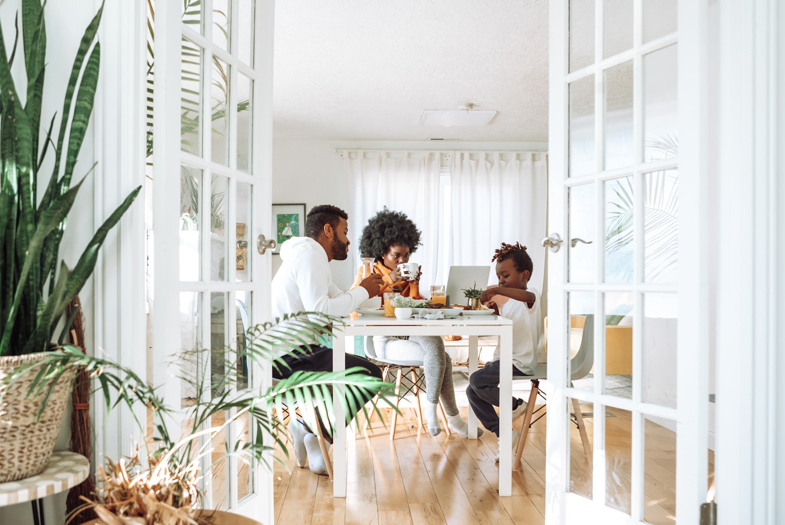 Why Remodeling Your Los Angeles Home Beats Moving